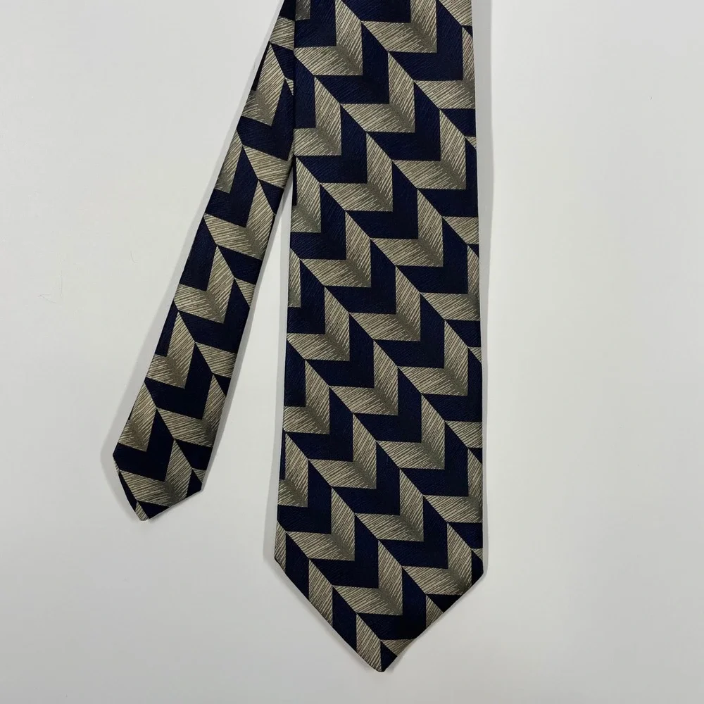 Jos. A. Bank Blue Gold Chevron Extra Long Silk Necktie Mens XL